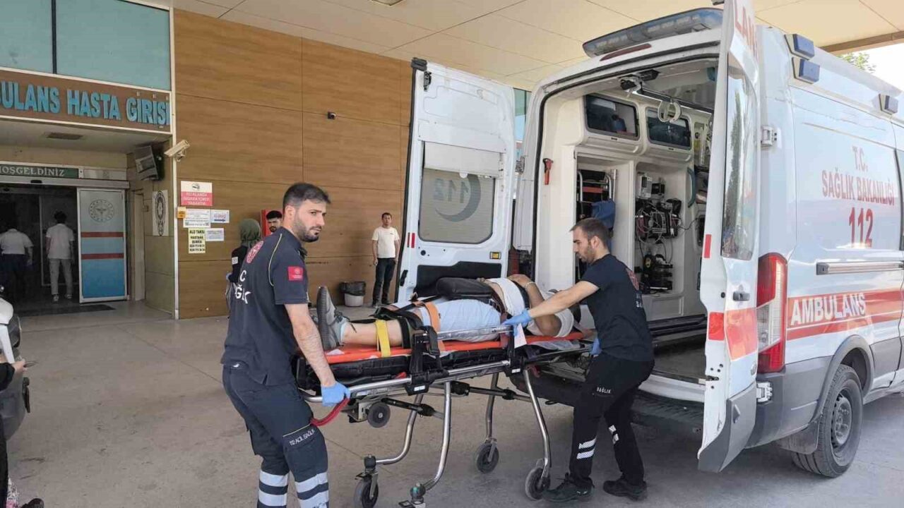Bursa'nın İnegöl ilçesinde Yılmaz Ö.(46) idaresindeki otomobil, patlayan lastik nedeniyle
