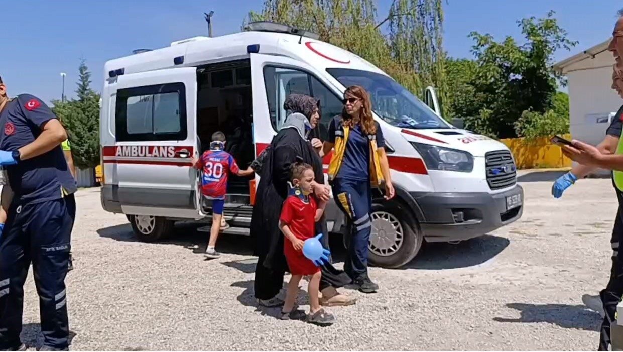 Bursa’nın İnegöl ilçesinde, Fatih Ö. yönetimindeki akülü triportör, kontrol kaybıyla