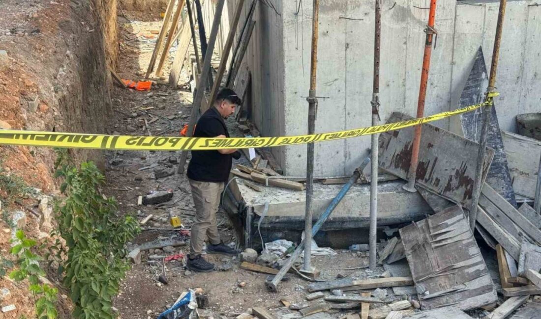 Adıyaman’ın Kahta ilçesinde, inşaatta kalıp ustası Hasan Ceylan, ikinci katın
