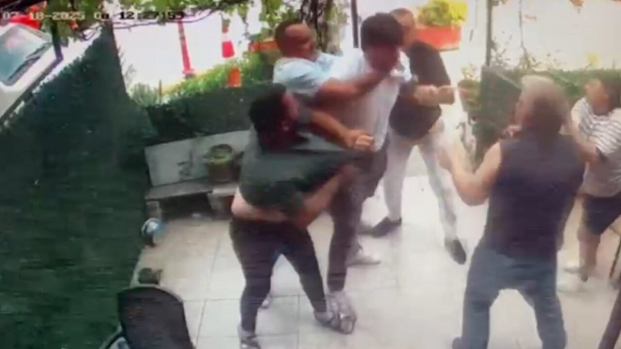 Tekirdağ'ın Çerkezköy ilçesinde boksör Emir G., park tartışması nedeniyle esnaf