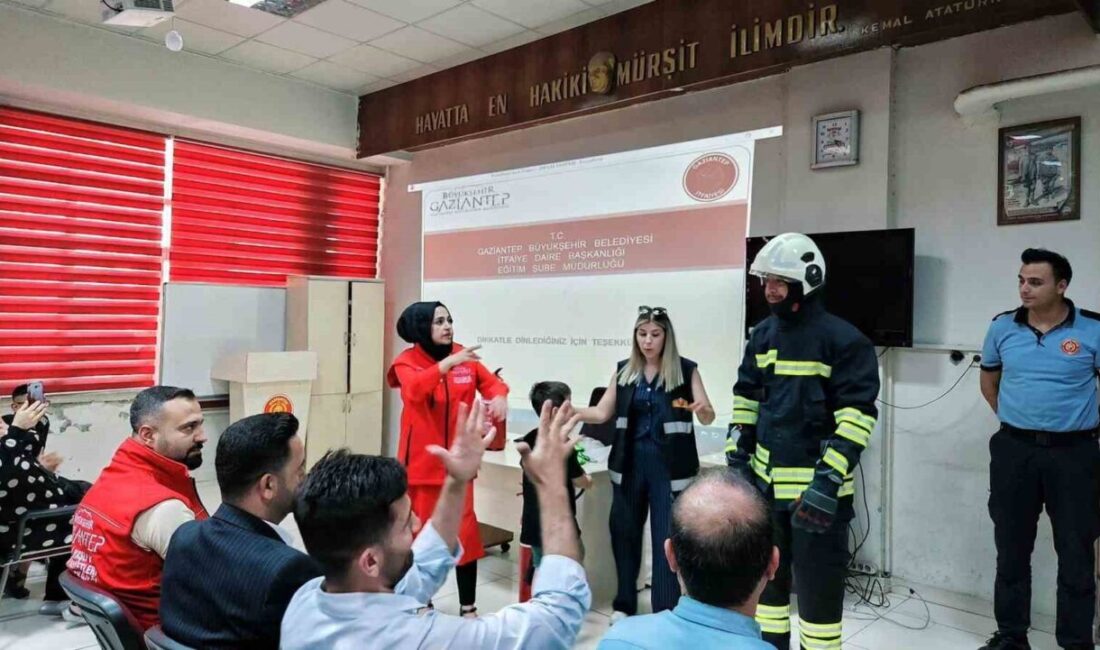 Gaziantep'te, Gaziantep Büyükşehir Belediyesi İtfaiye Daire Başkanlığı tarafından işitme engellilere