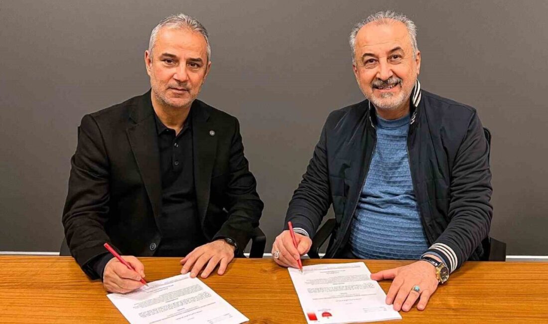 İran'ın Persepolis futbol takımını çalıştıran İsmail Kartal, kulüple olan sözleşmesini