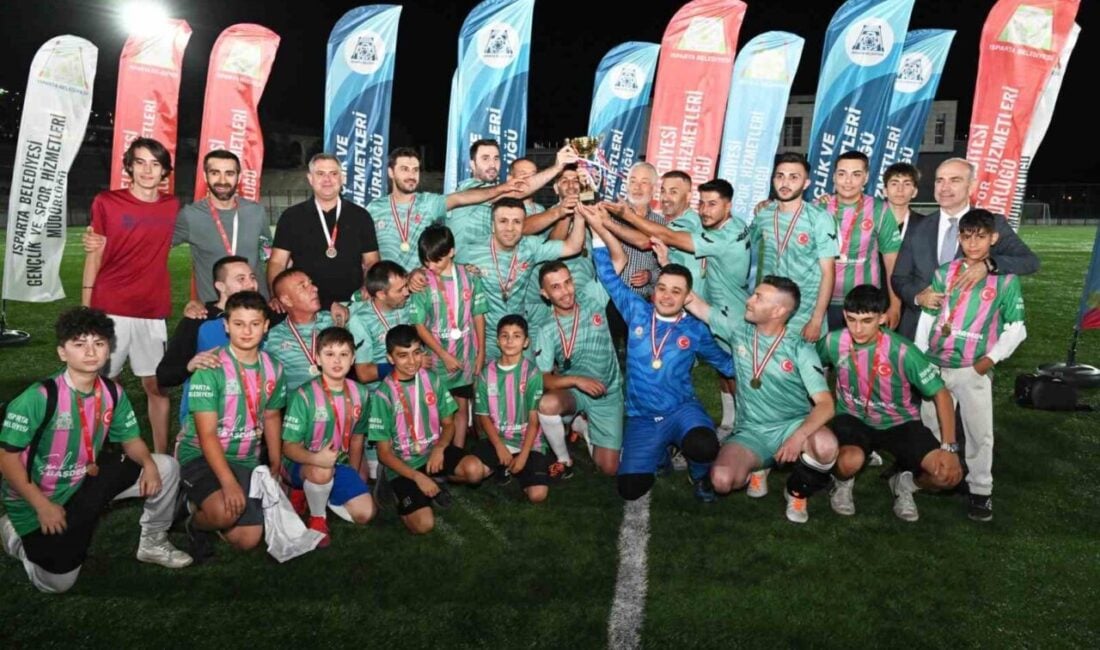 Isparta'da düzenlenen 2025 Müdürlükler Arası Futbol Başkanlık Kupası'nda finalde İtfaiye