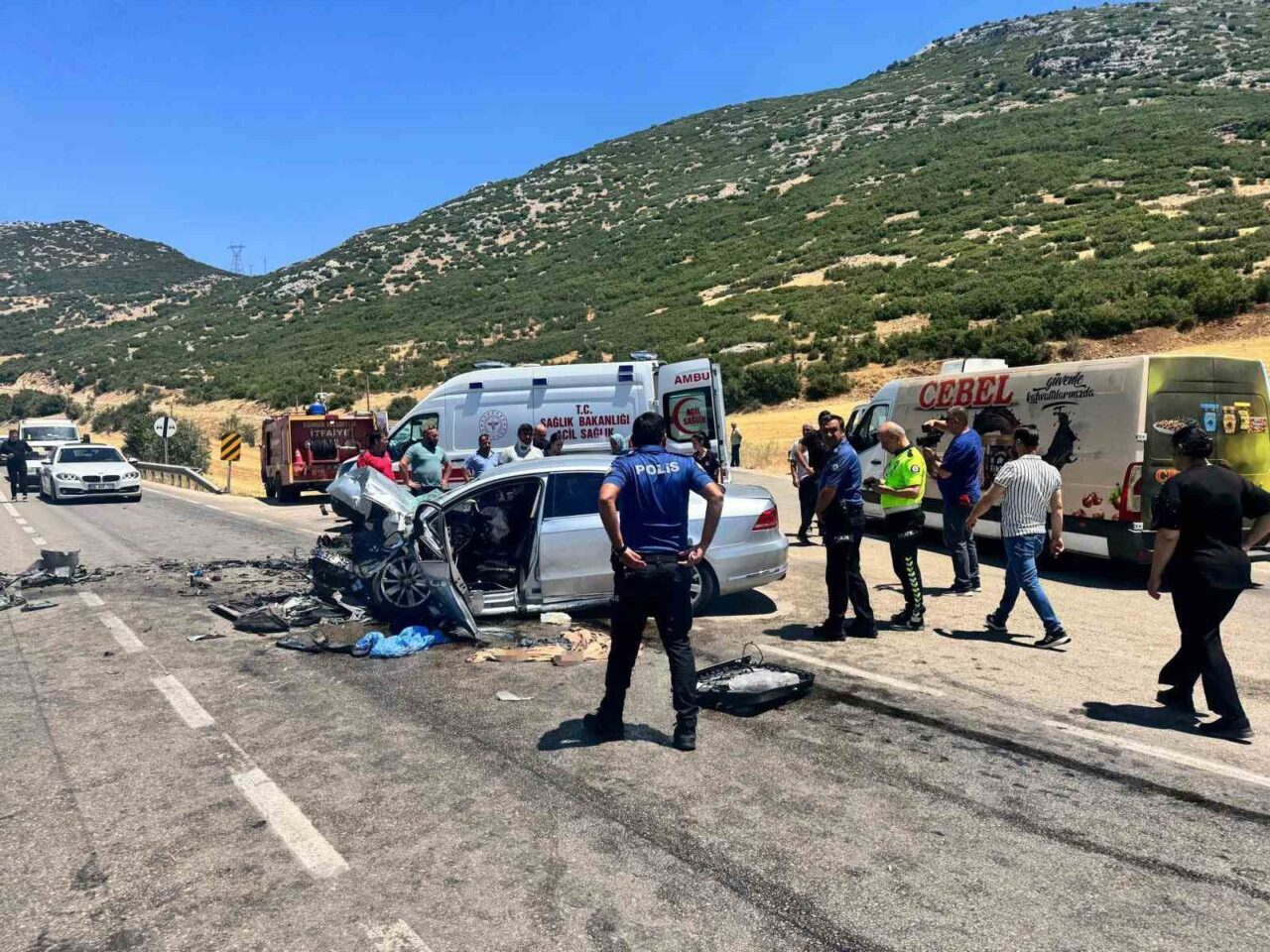 Isparta'nın Eğirdir ilçesinde Isparta-Konya kara yolunda meydana gelen trafik kazasında