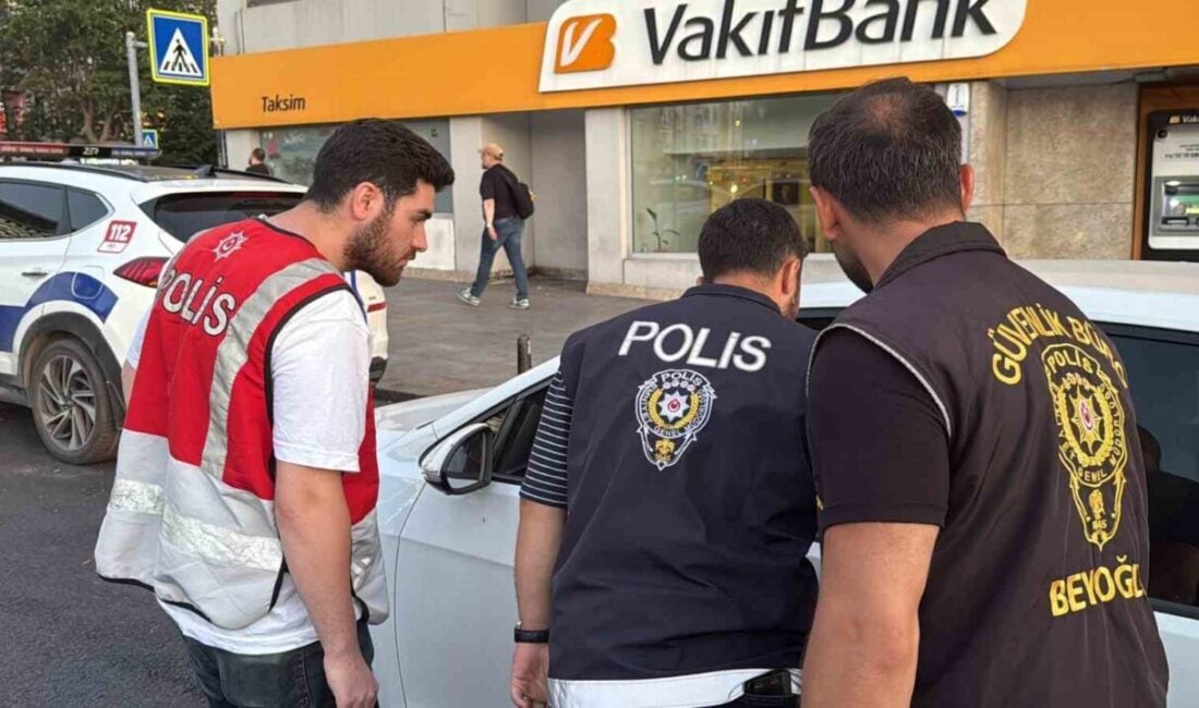 İstanbul'da emniyet güçleri, Fatih ve Beyoğlu başta olmak üzere çeşitli