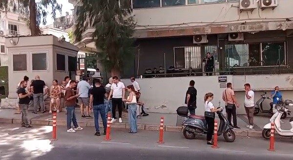 İzmir'de yolsuzluk operasyonu kapsamında eski Büyükşehir Belediye Başkanı Tunç Soyer
