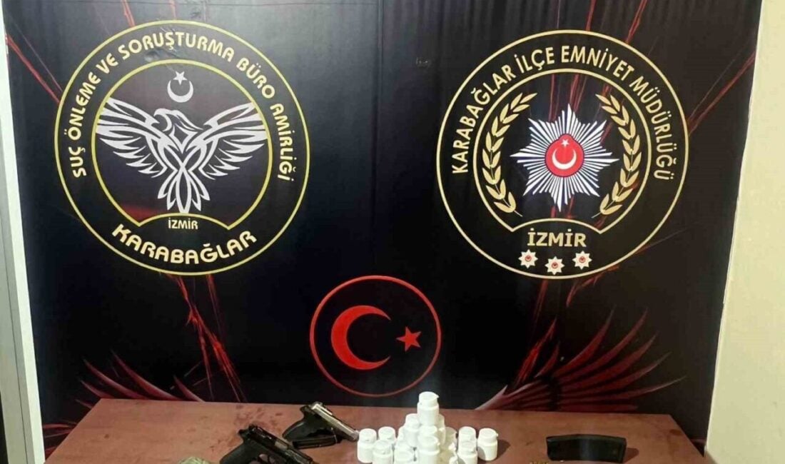 İzmir'in Karabağlar ilçesinde, uyuşturucu ve silah ticareti yapan F.K. (30)