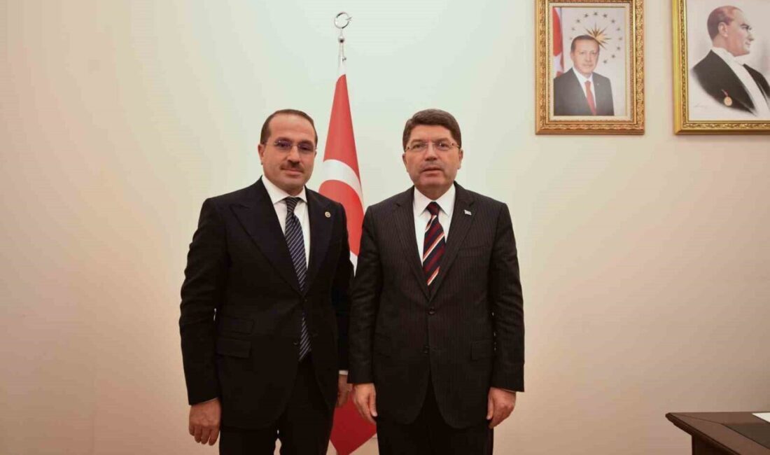 AK Parti İzmir Milletvekili Yaşar Kırkpınar, İzmir'de yargı mensupları için