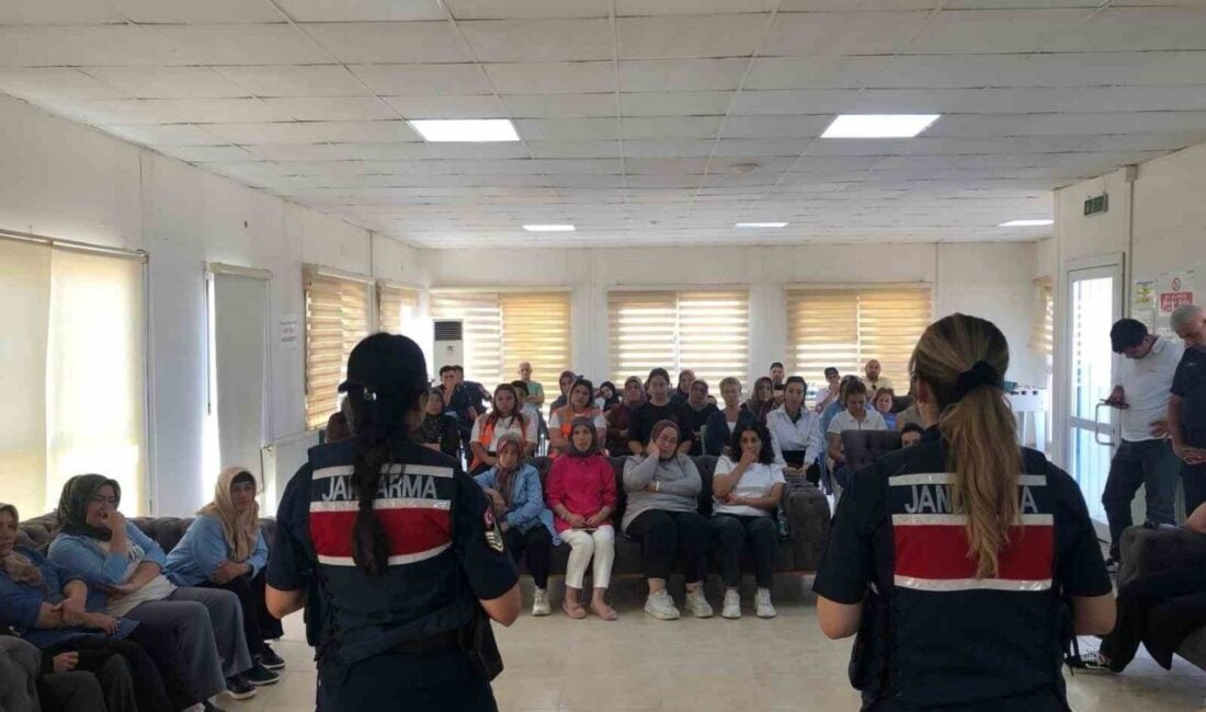 Aksaray İl Jandarma Komutanlığı, kadına yönelik şiddetin önlenmesi için kadın