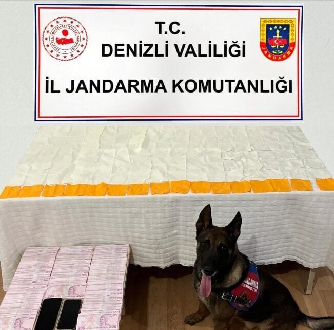 Denizli'de jandarma, uyuşturucu madde ticareti yapan bir kişiye operasyon düzenledi.