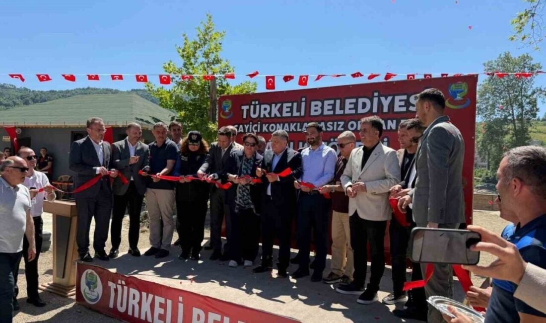 Kağıthane Belediye Başkanı Mevlüt Öztekin, Bayburt'tan başlayarak Gümüşhane, Kastamonu, Sinop,