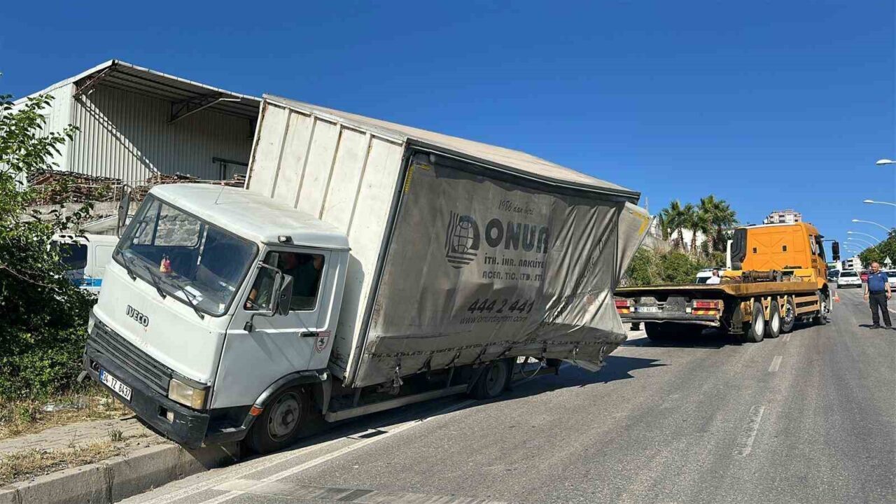 Samsun'da Yakup Günegül'ün kullandığı kamyonetin freni patladı. Sürücü, kırmızı ışıkta