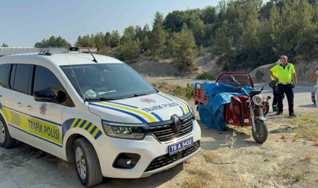 Karabük'te, N.S.S. yönetimindeki üç tekerlekli motosiklet devrildi. Kazada 4'ü çocuk