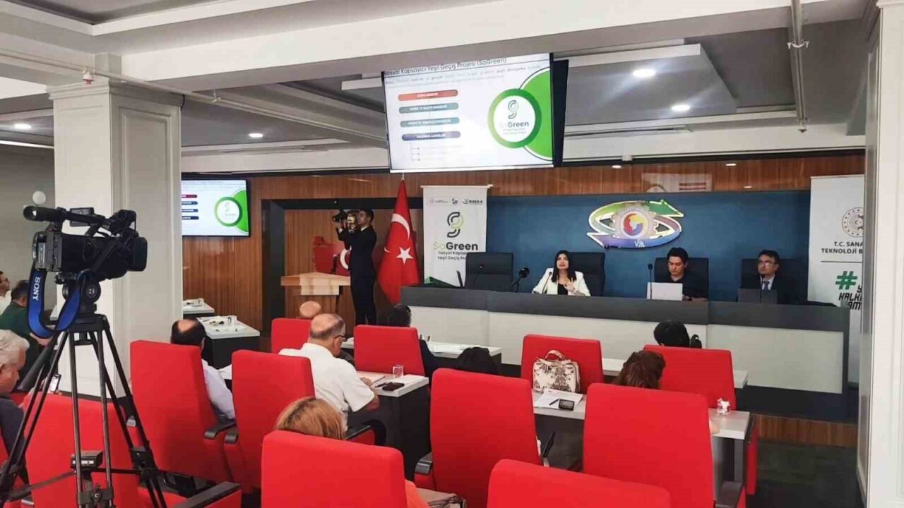 Karabük'te Batı Karadeniz Kalkınma Ajansı'nın düzenlediği bilgilendirme toplantısında, Sanayi ve