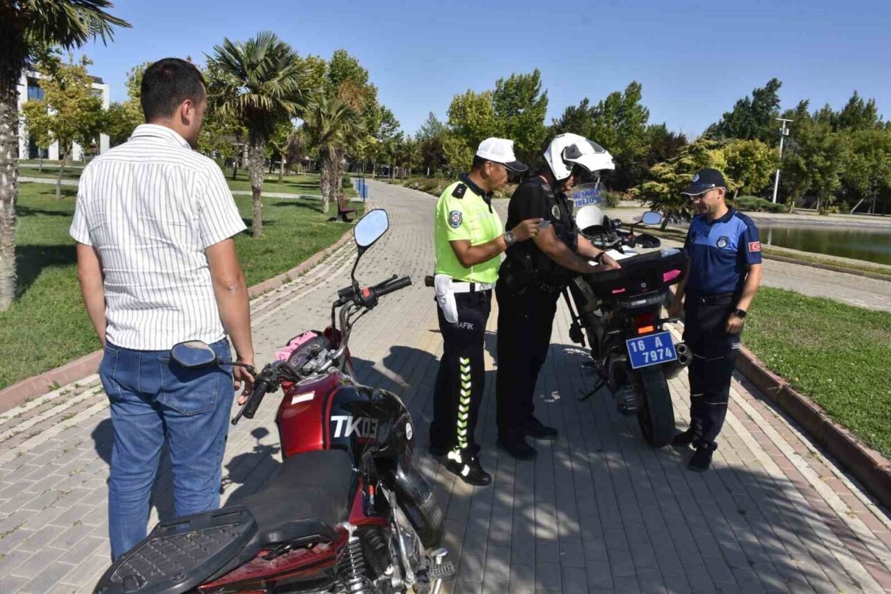 Karacabey Belediyesi, Atatürk Kültür Parkı, Karacapark ve Adnan Menderes Parkı'nda