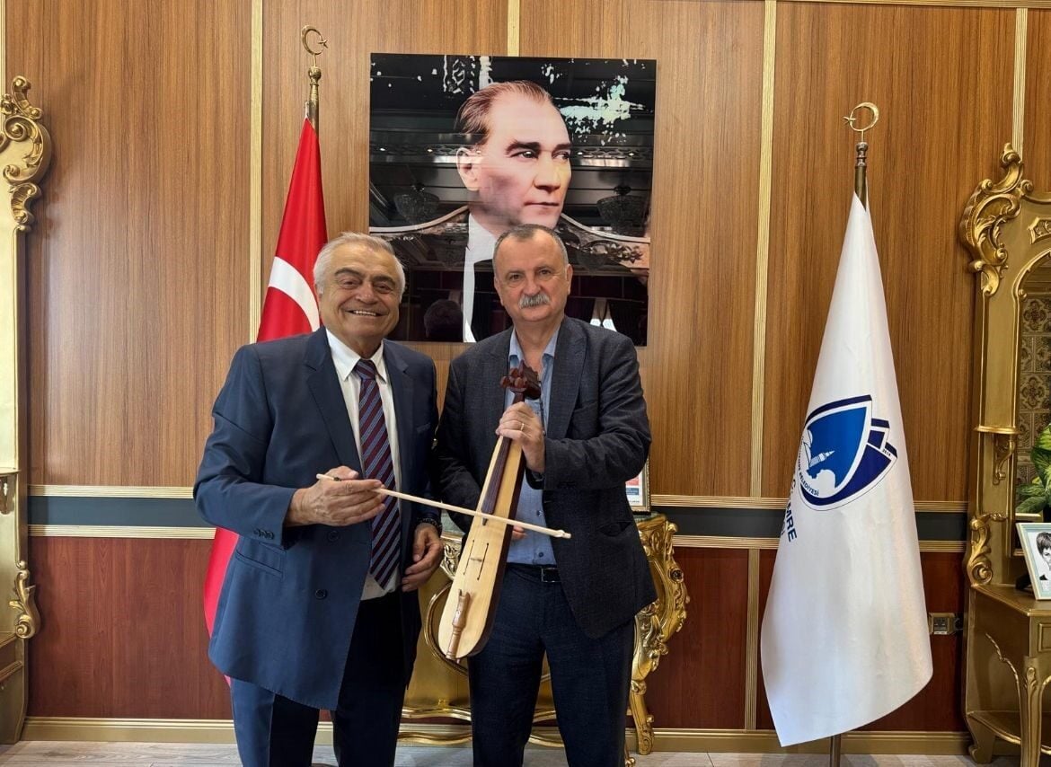 Manisa Karadenizliler Derneği Başkanı İsmail Aydın, Yunusemre Belediye Başkanı Semih
