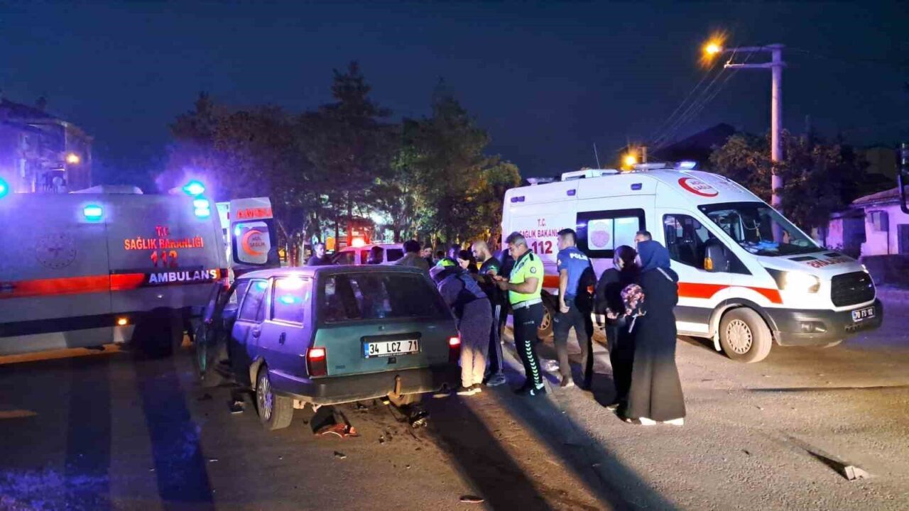 Karaman'da otomobil ve motosikletin çarpışması sonucunda, motosiklet sürücüsü R.İ. ve