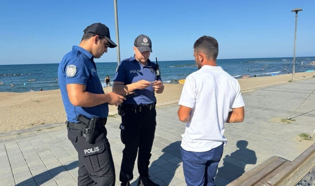 Karasu ilçesindeki yaz sezonu yoğunluğu, güvenlik önlemlerini artırdı. İlçe Emniyet