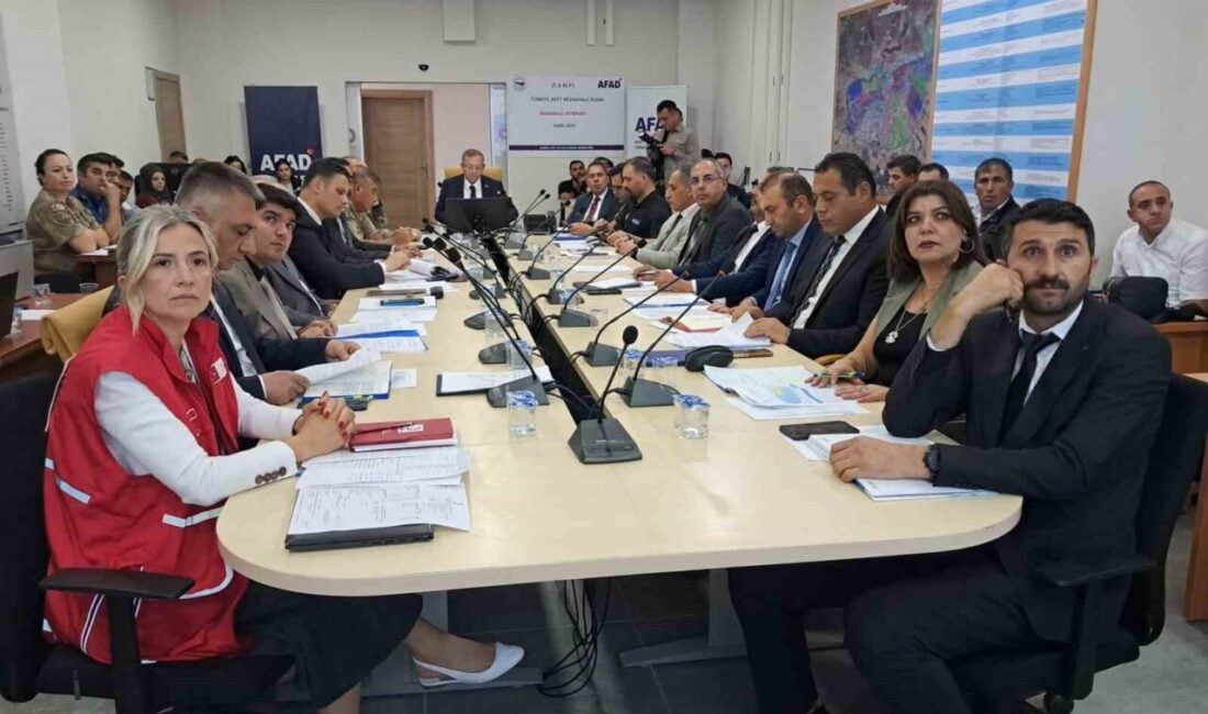 Kars’ta AFAD, depreme hazırlık için masa başı ve saha tatbikatı