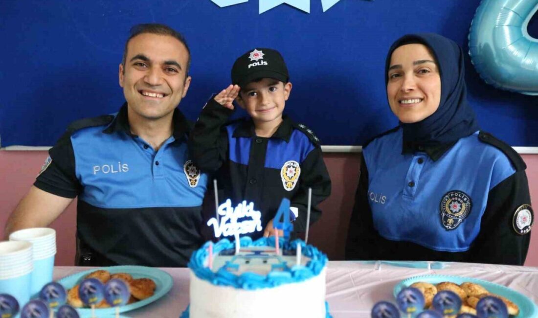 Kars'ta 4 yaşına giren A. Çınar Çelik'e, polislik hayalini gerçekleştiren