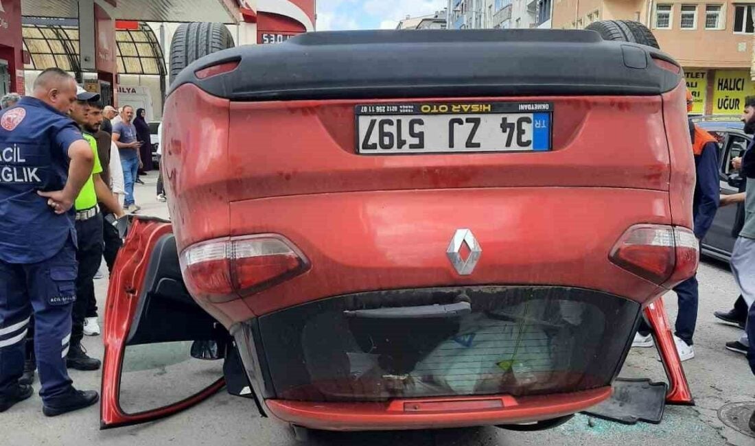 Kars’ta Faikbey Caddesi'nde gerçekleşen trafik kazasında 3 kişi yaralandı. İki
