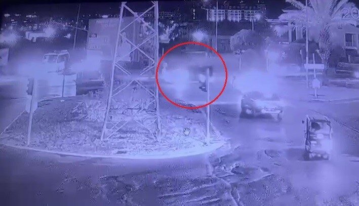 Antalya'nın Manavgat ilçesinde kırmızı ışık ihlali sonucu motosiklet ve hafif