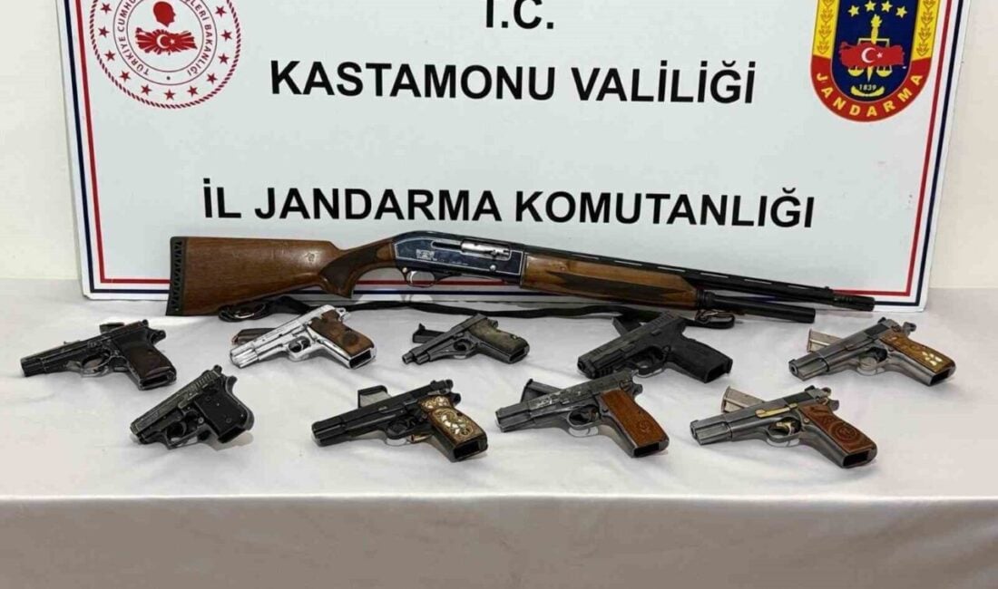 Kastamonu'da gerçekleştirilen operasyonda, ruhsatsız silah ticareti yapan K.K. yakalandı. Jandarma,