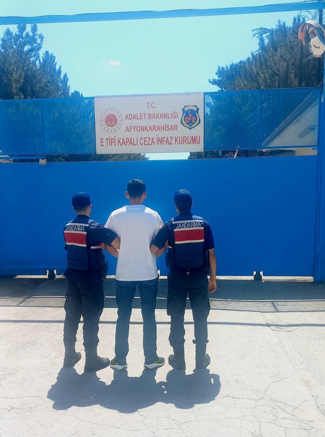 Afyonkarahisar'da kasten öldürme suçundan 10 yıl hapis cezası ile aranan