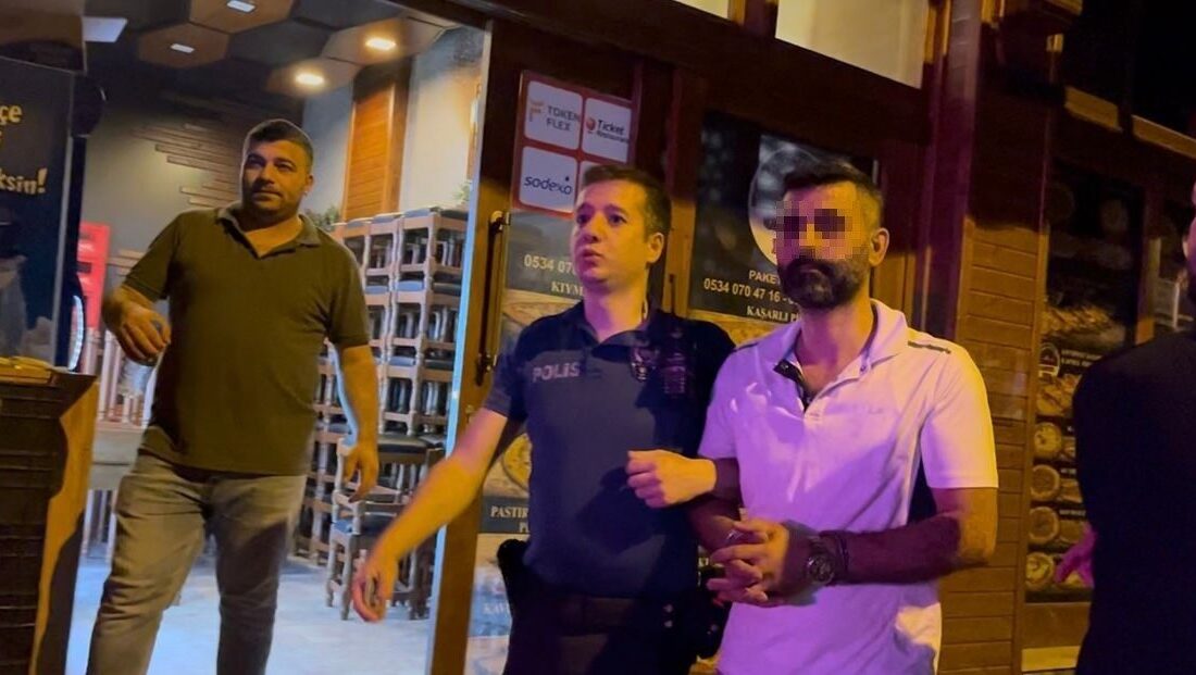 Bursa'nın Osmangazi ilçesinde alkol alan iki kişi, çevreyi rahatsız ettikten