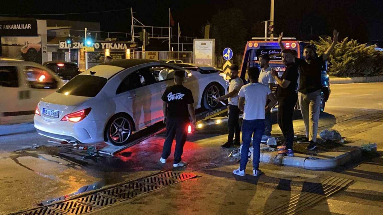 Eskişehir'de dün akşam saatlerinde Gökmeydan Mahallesi'nde döner kavşakta U.E. yönetimindeki