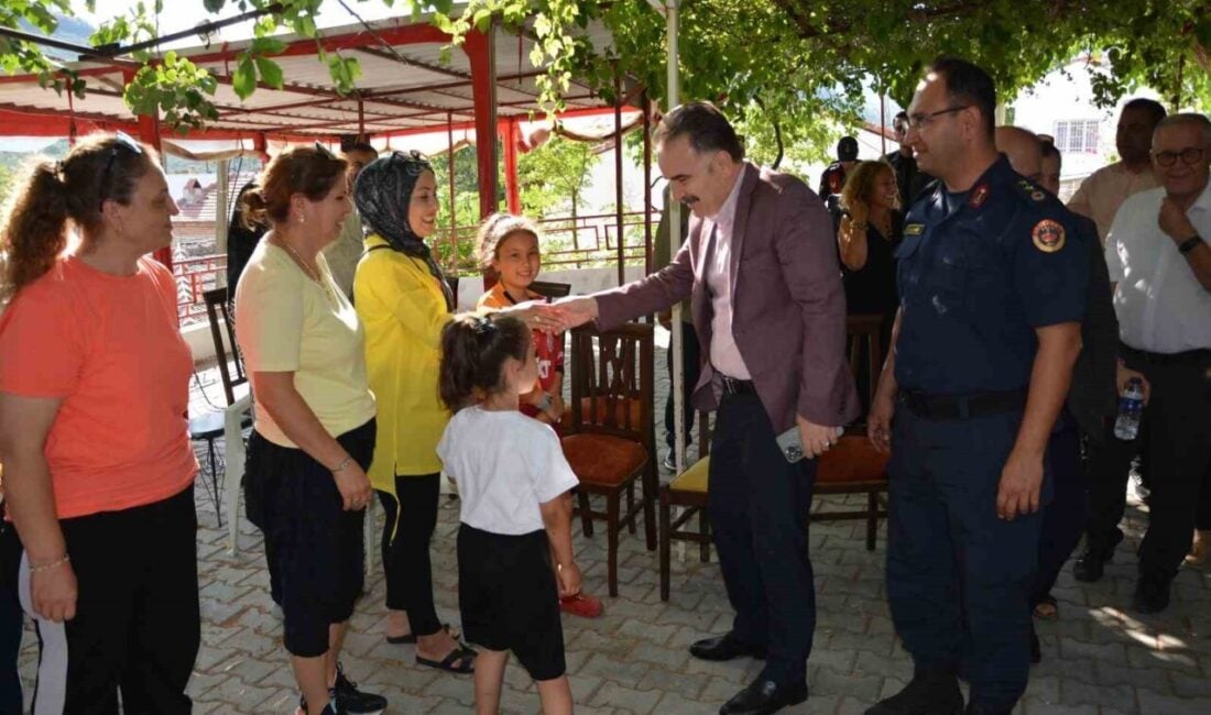 Edremit Kaymakamı Ahmet Odabaş, Dereli Köyü'nde düzenlenen arıcılık kursunun final