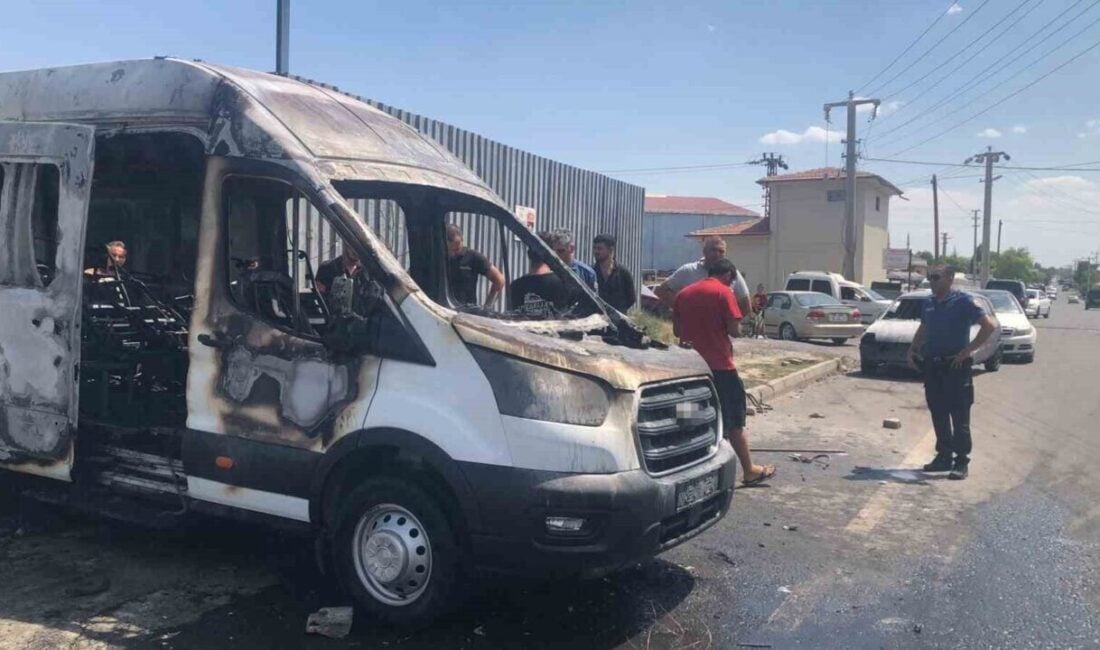 Nevşehir'de Sümer Mahallesi'nde bir minibüs, kaynak işlemi sırasında çıkan yangında