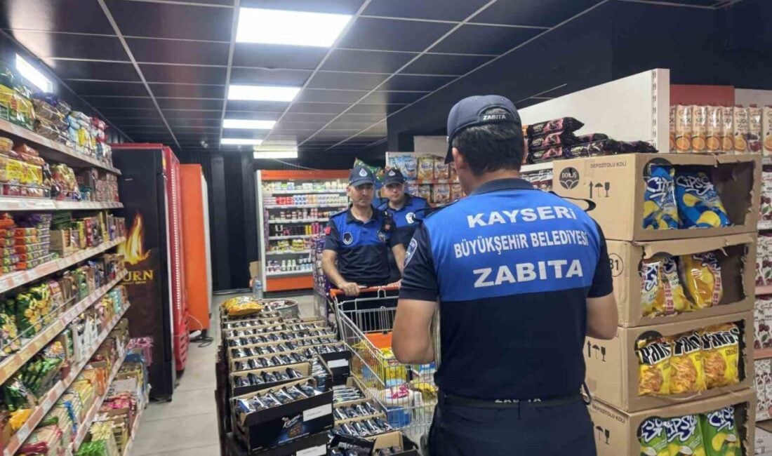 Kayseri Büyükşehir Belediyesi, halk sağlığını korumak amacıyla marketlerde denetimlerini sıklaştırdı.