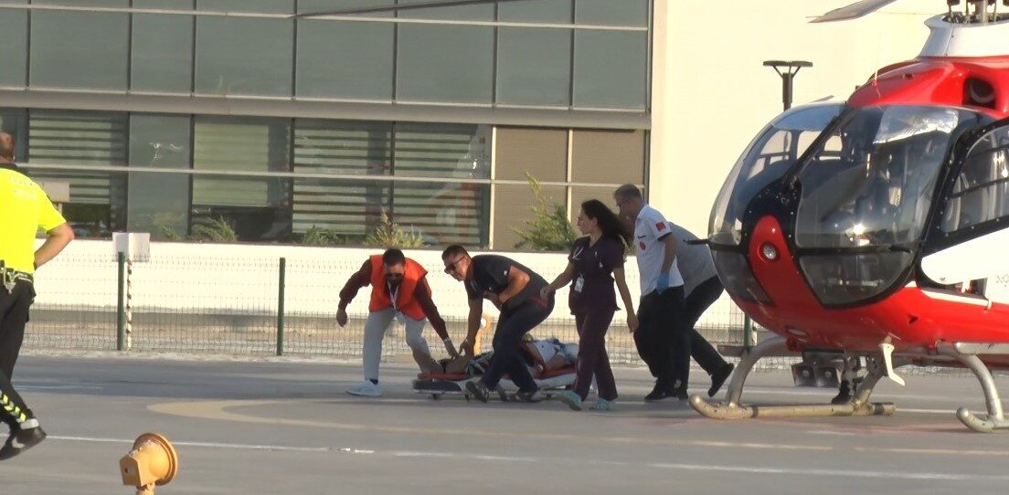 Kayseri'de otomobil ve kamyonun çarpışması neticesinde Sivas İl Emniyet Müdürlüğü