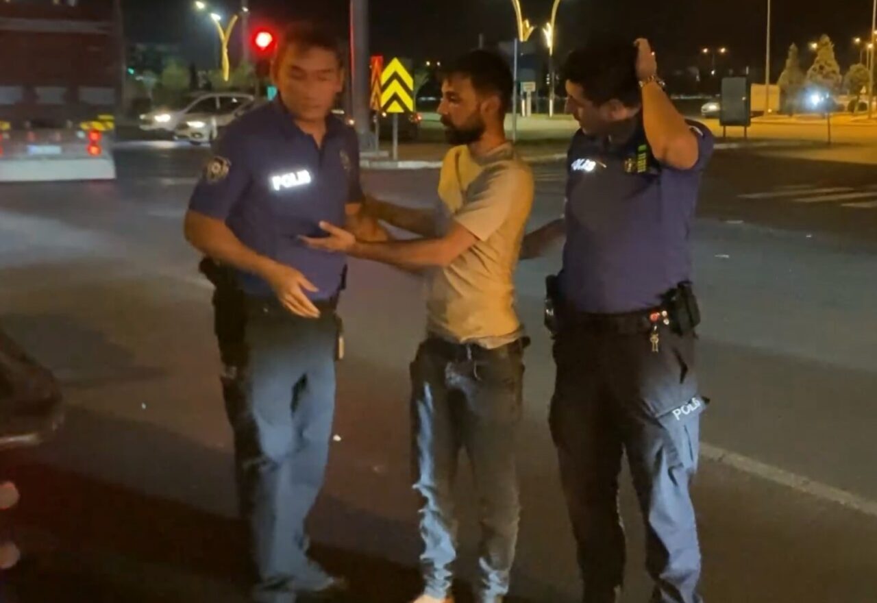 Aksaray'da alkollü Birol Ö. (25), kırmızı ışıkta bekleyen Mevlüt Ali