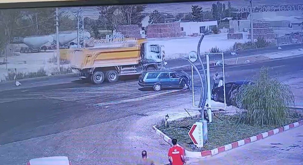 Isparta'nın Şarkikaraağaç ilçesinde meydana gelen kazada ağır yaralanan Ayşe Ocak,