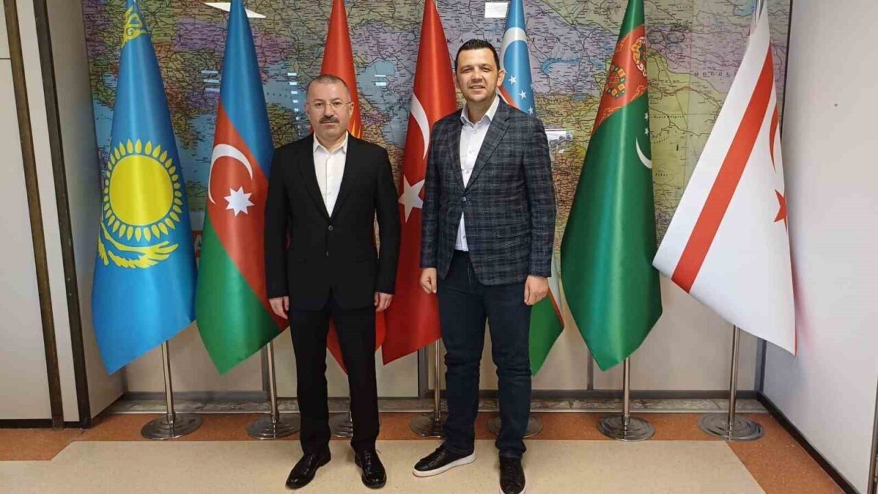 Karabük Üniversitesi Rektörü Prof. Dr. Fatih Kırışık, TRT Avaz'ı ziyaret