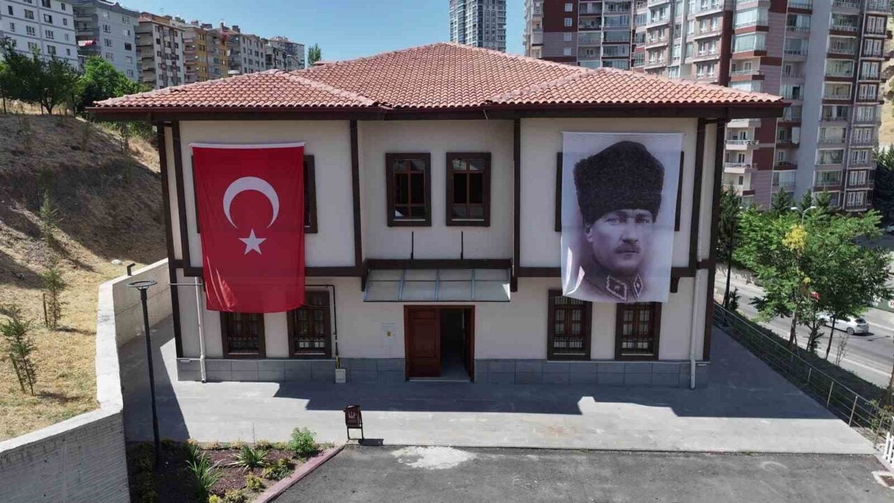 Keçiören'de açılan Basınevleri Gün Evi, kadınların sosyalleşmesi için konforlu bir