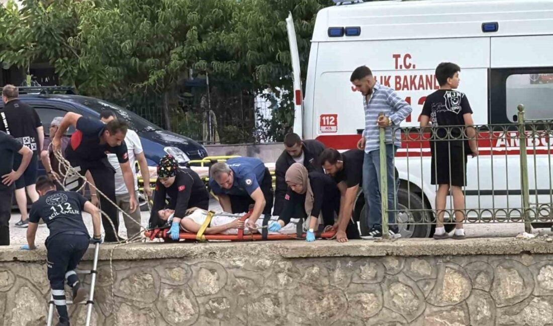 Tokat’ın Erbaa ilçesinde, Derya Bolat (23) bir kediyi kurtarmak amacıyla