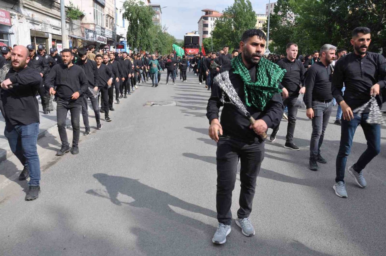 Hazreti Hüseyin’in ve yakınlarının Kerbela'da şehit edilişinin 1386. yılı Kars'ta