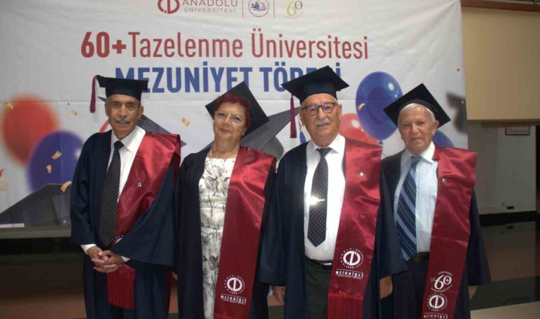 Anadolu Üniversitesi 60+ Tazelenme Üniversitesi, 41 öğrenci ile mezuniyet coşkusu