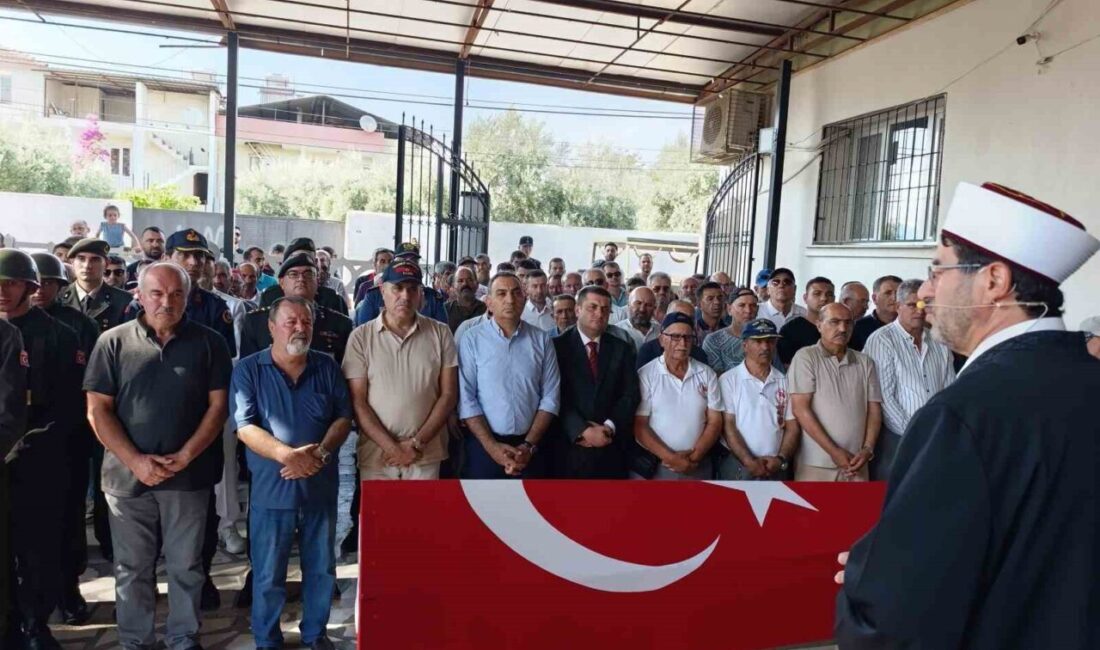 İzmir Torbalı'da yaşayan 73 yaşındaki Kıbrıs Gazisi Duran Karaçoban, evinde