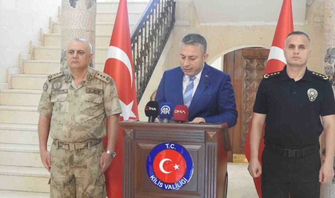 Kilis Valisi Tahir Şahin, güvenlik toplantısında terörle mücadelede 126 operasyon