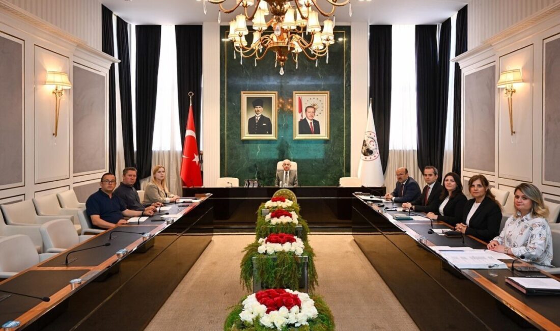 Kırklareli'nde Vali Uğur Turan başkanlığında İl Encümeni Toplantısı düzenlendi. Toplantıda,