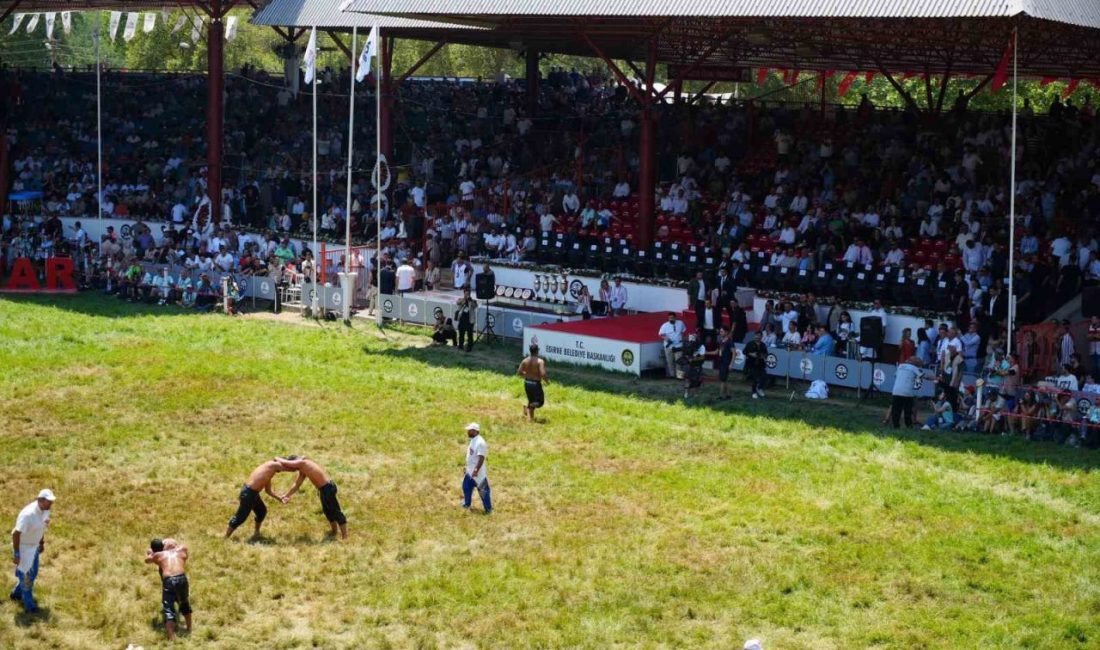 Edirne'de süren 664. Tarihi Kırkpınar Yağlı Güreşleri'nde başpehlivan yarı finalistleri
