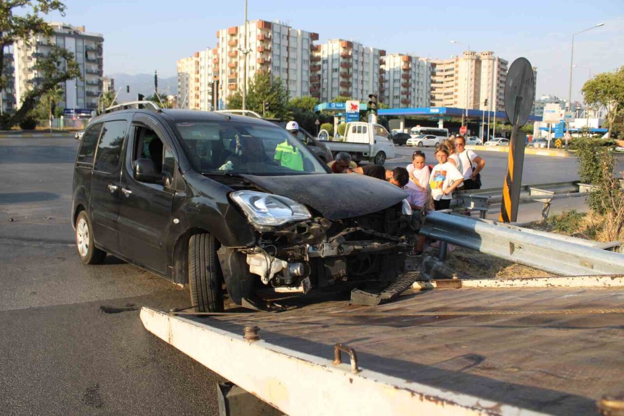 Aydın'ın Efeler ilçesinde otoban kavşağında meydana gelen kazada G.T. adlı