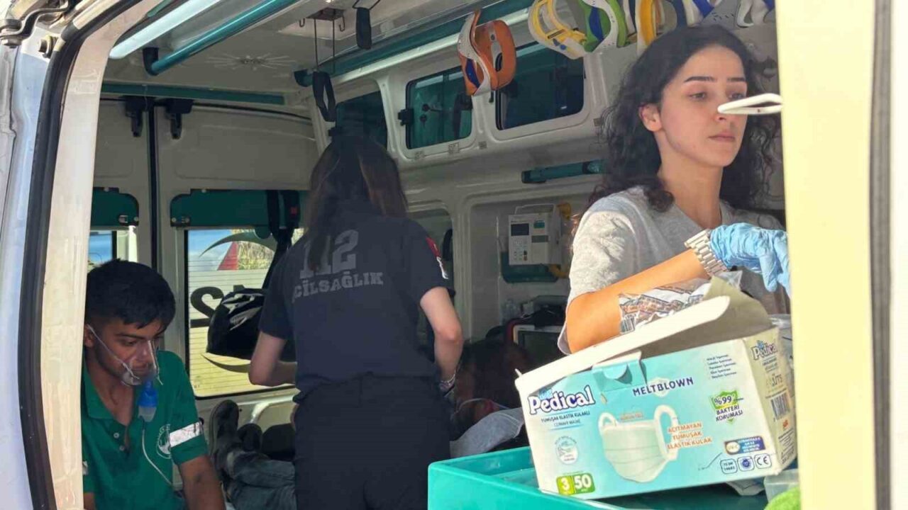 Kocaeli Valisi İlhami Aktaş, Derince'de çıkan orman yangınının ekiplerin müdahaleleriyle