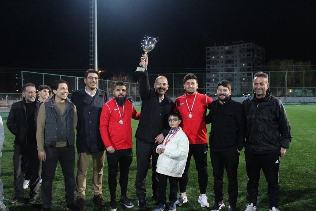 Kocasinan Şimşekspor Başkan Vekili Latif Başkal, kulüpteki görevinden kendi isteğiyle