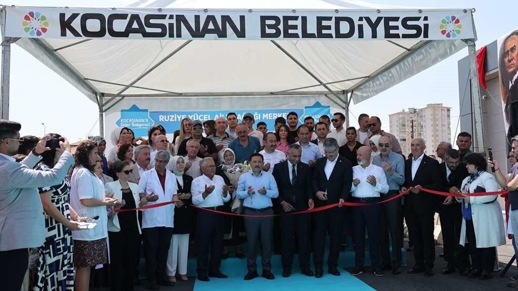 Kocasinan'da açılışı yapılan Ruziye Yücel Aile Sağlığı Merkezi, hayırsever destek