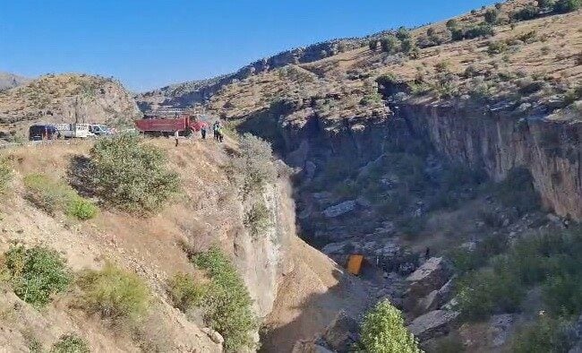 Adıyaman’ın Sincik ilçesinde kontrolünü kaybeden Osman Göğüs yönetimindeki hafriyat kamyonu